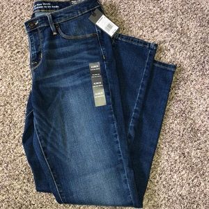 Mid rise skinny jeans!🎉